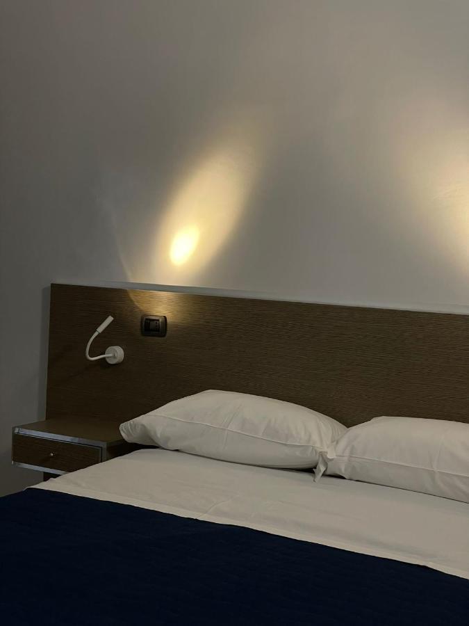 Hotel Cristian ジュリアーノ・イン・カンパーニア エクステリア 写真